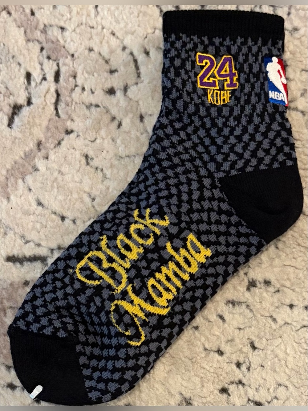 LOT of 5 Pair of Socks NBA Kobe Bryant #24 Black Mamba Men’s Sz: Large - Picture 3 of 5